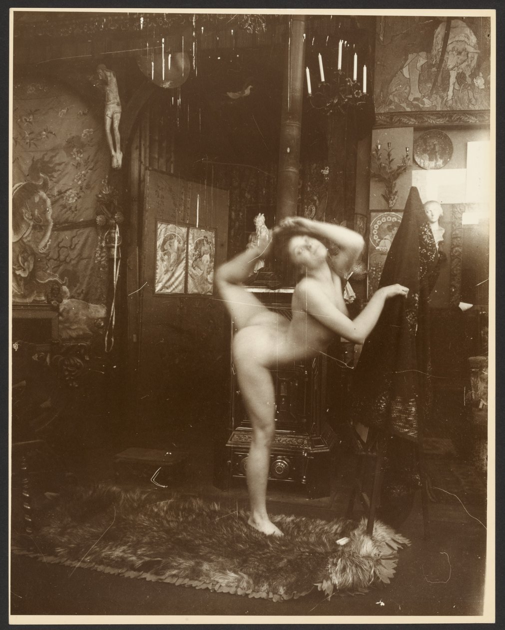 [Naga modelka jako baletnica, Paryż] autorstwa Alphonse Maria Mucha