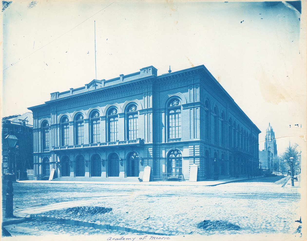 Academy of Music, Broad and Locust Streets, Filadelfia, PA, c.1865 (cyjanotypia) autorstwa American Photographer
