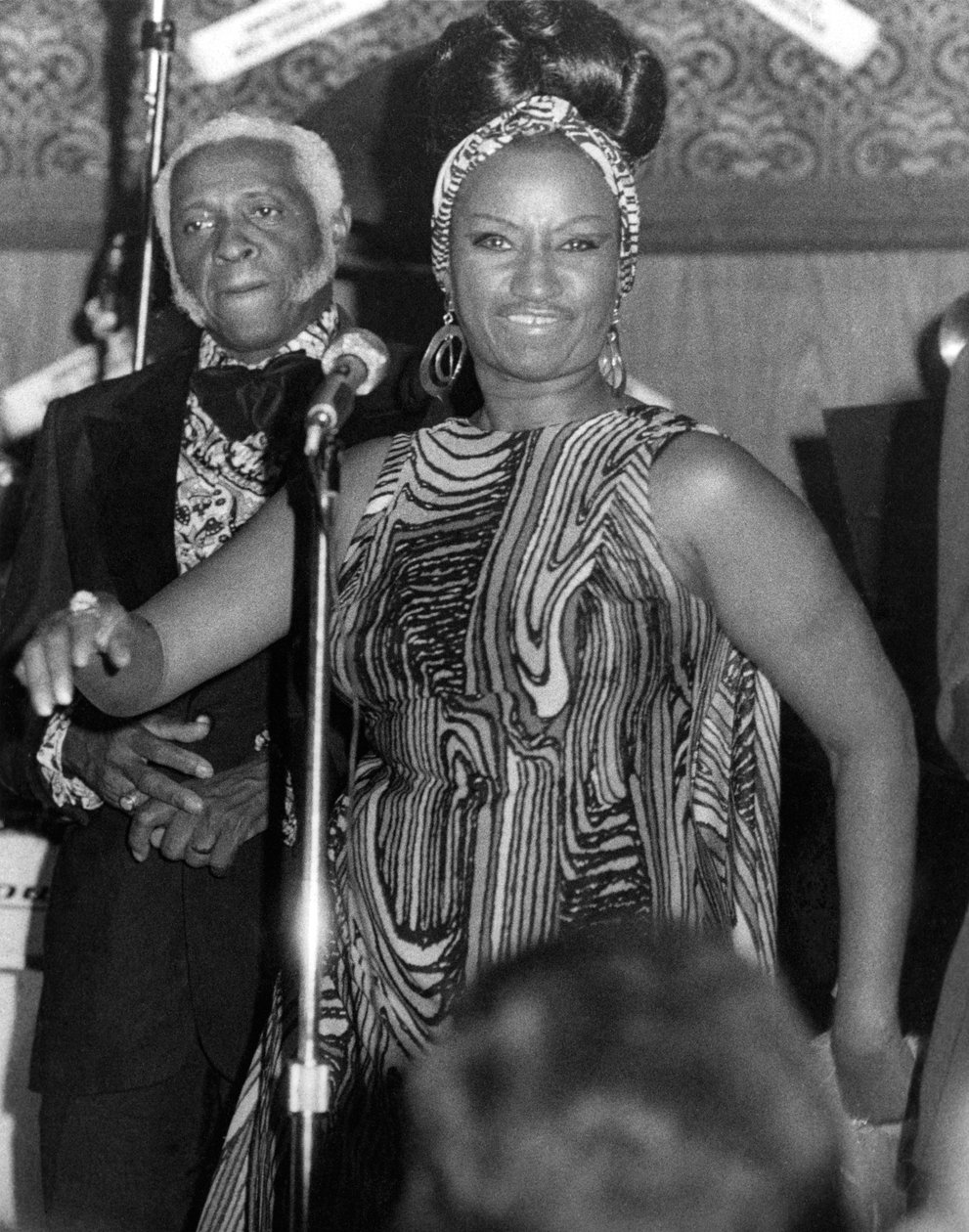 Celia Cruz na scenie, 15 lipca 1976 autorstwa American Photographer