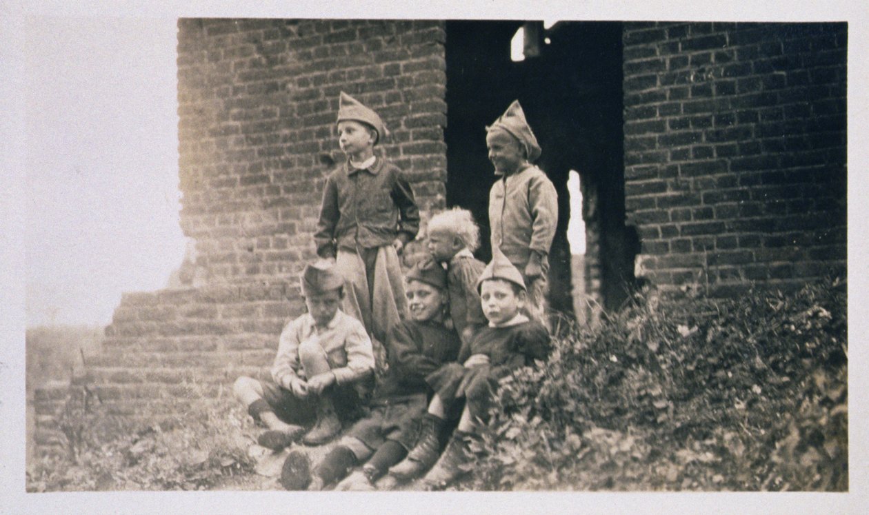 Dzieci w powojennej Francji, 1919 autorstwa American Photographer