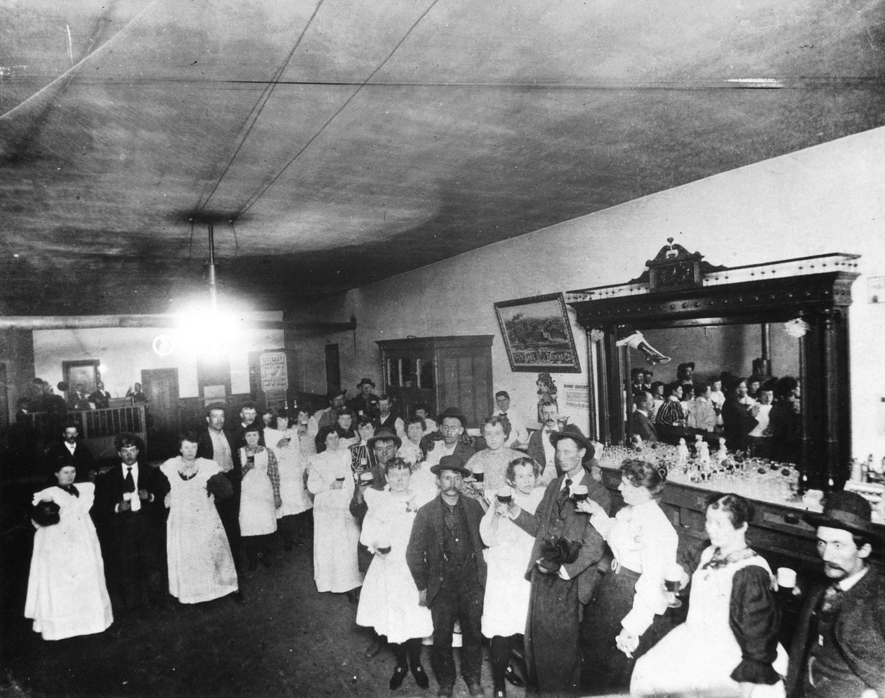 Crapper Jacks Saloon, Cripple Creek, Kolorado, ok. 1895-99 autorstwa American Photographer