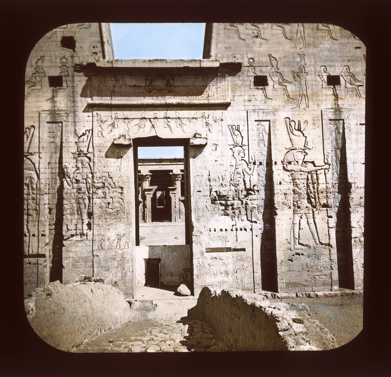 Edfu - Drzwi Pylonu (zjeżdżalnia z latarnią) autorstwa American Photographer