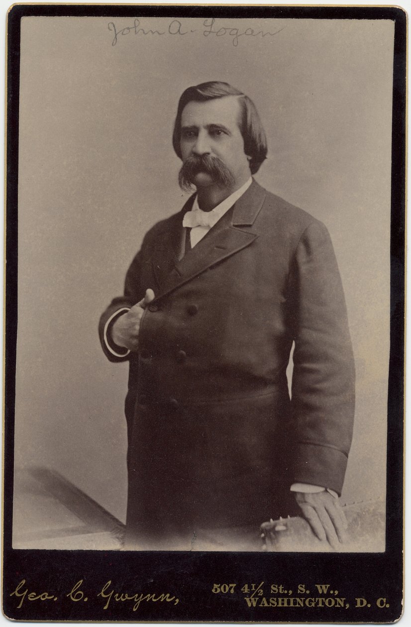 John Alexander Logan (1826-1886), amerykański senator i generał armii Unii; fot. George C Gwynn, Waszyngton DC (zdjęcie albumu) autorstwa American Photographer