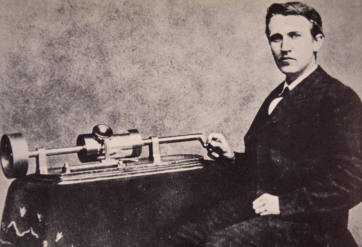 Thomas A. Edison siedzący przy swoim wynalazku, fonografie, 1878 autorstwa American Photographer