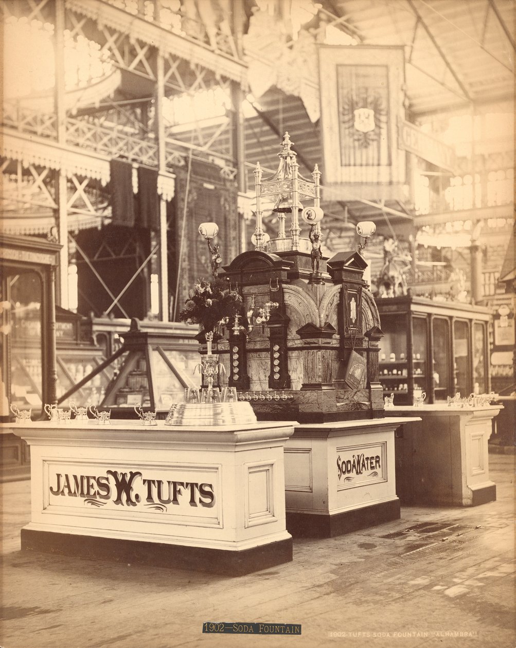 Tufts soda fountain Alhambra, 1876(srebrna odbitka albuminowa) autorstwa American Photographer