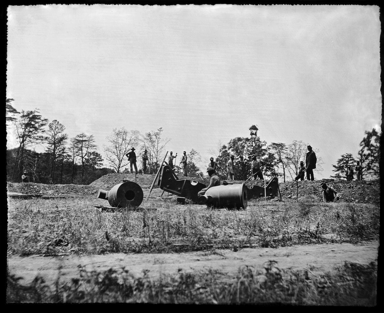 Praca związkowa-szczegóły przygotowujące do zainstalowania moździerzy pod Petersburgiem w Wirginii, lato 1864 r. autorstwa American Photographer