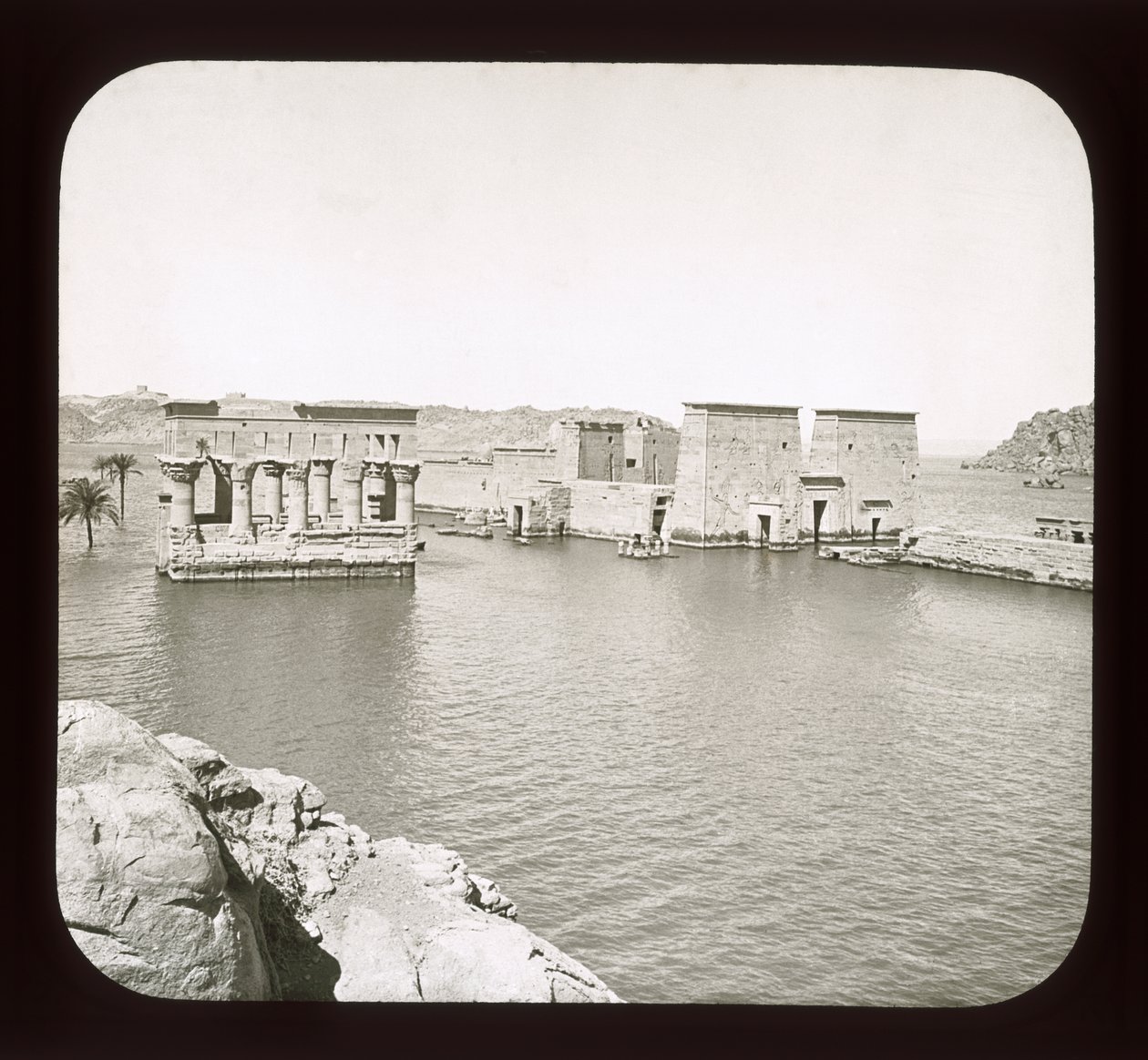 Widok świątyni Philae, 1908 (zjeżdżalnia z latarnią) autorstwa American Photographer