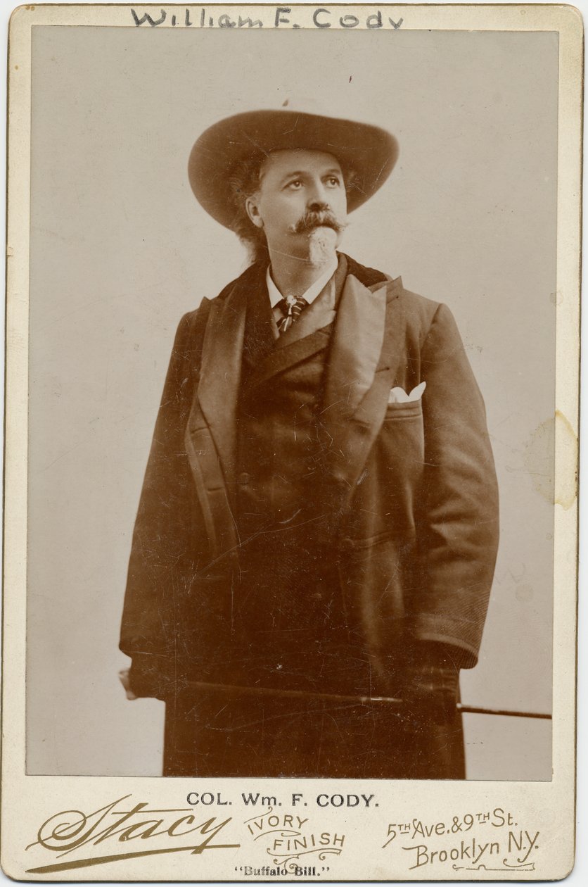 William Frederick Cody, Buffalo Bill (1846-1917), amerykański żołnierz i wykonawca, fot. Stacy, Brooklyn (zdjęcie albumu) autorstwa American Photographer