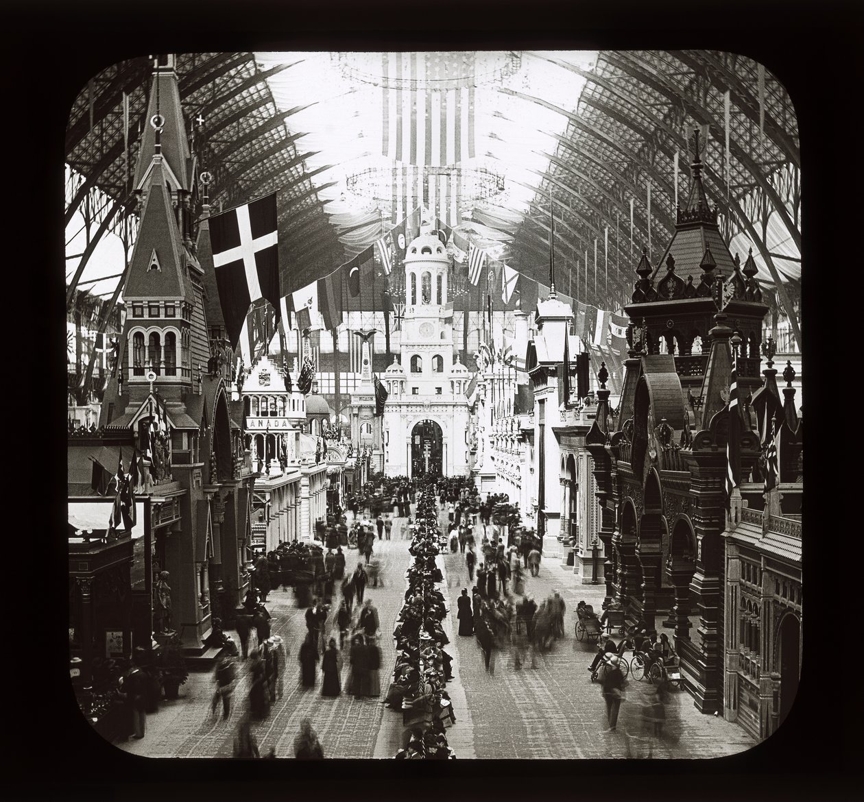 Worlds Columbian Exposition: Liberal Arts Building, Chicago, 1893 (zjeżdżalnia z latarnią) autorstwa American Photographer