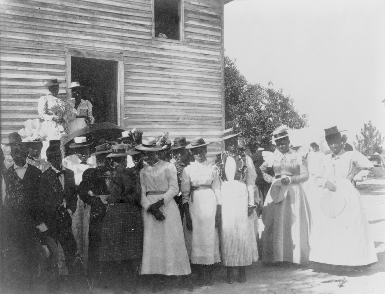 Afroamerykański kościół w Gruzji, ok. 1899 (zdjęcie czarno-białe) autorstwa American Photographer