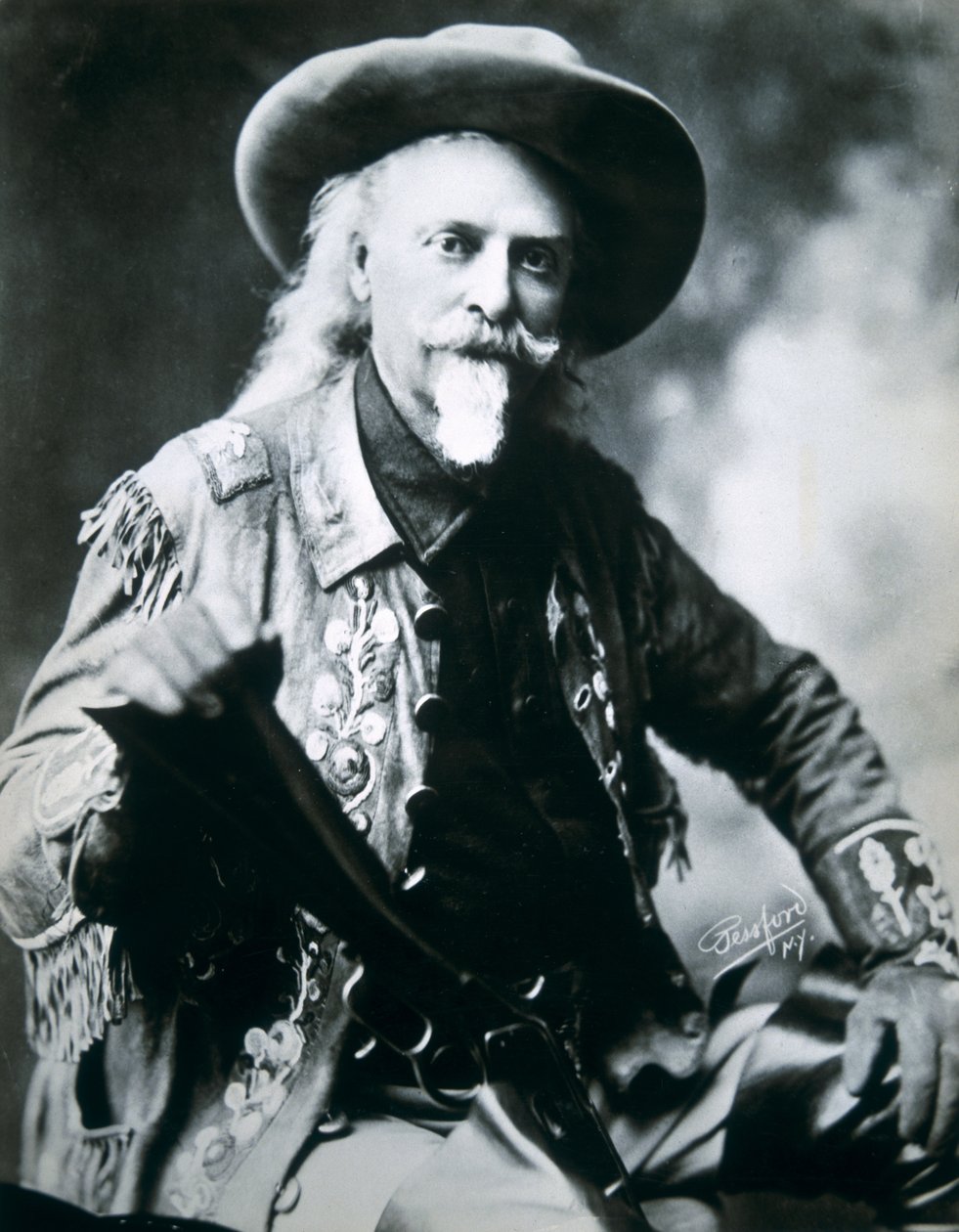 Buffalo Bill (1846-1917) (zdjęcie czarno-białe) autorstwa American Photographer