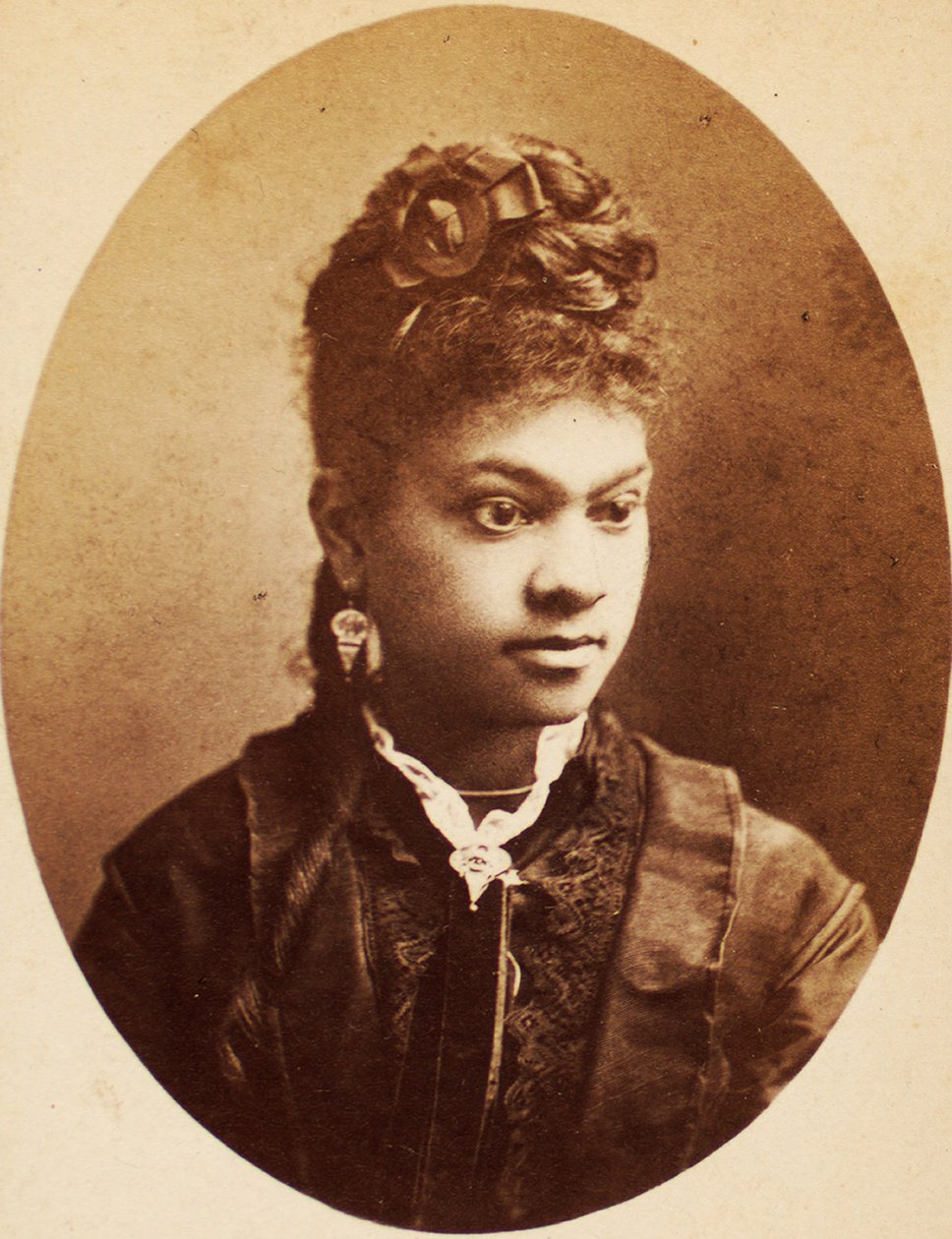 Carte de visite młodej Afroamerykanki, ok. 1870 r. autorstwa American Photographer