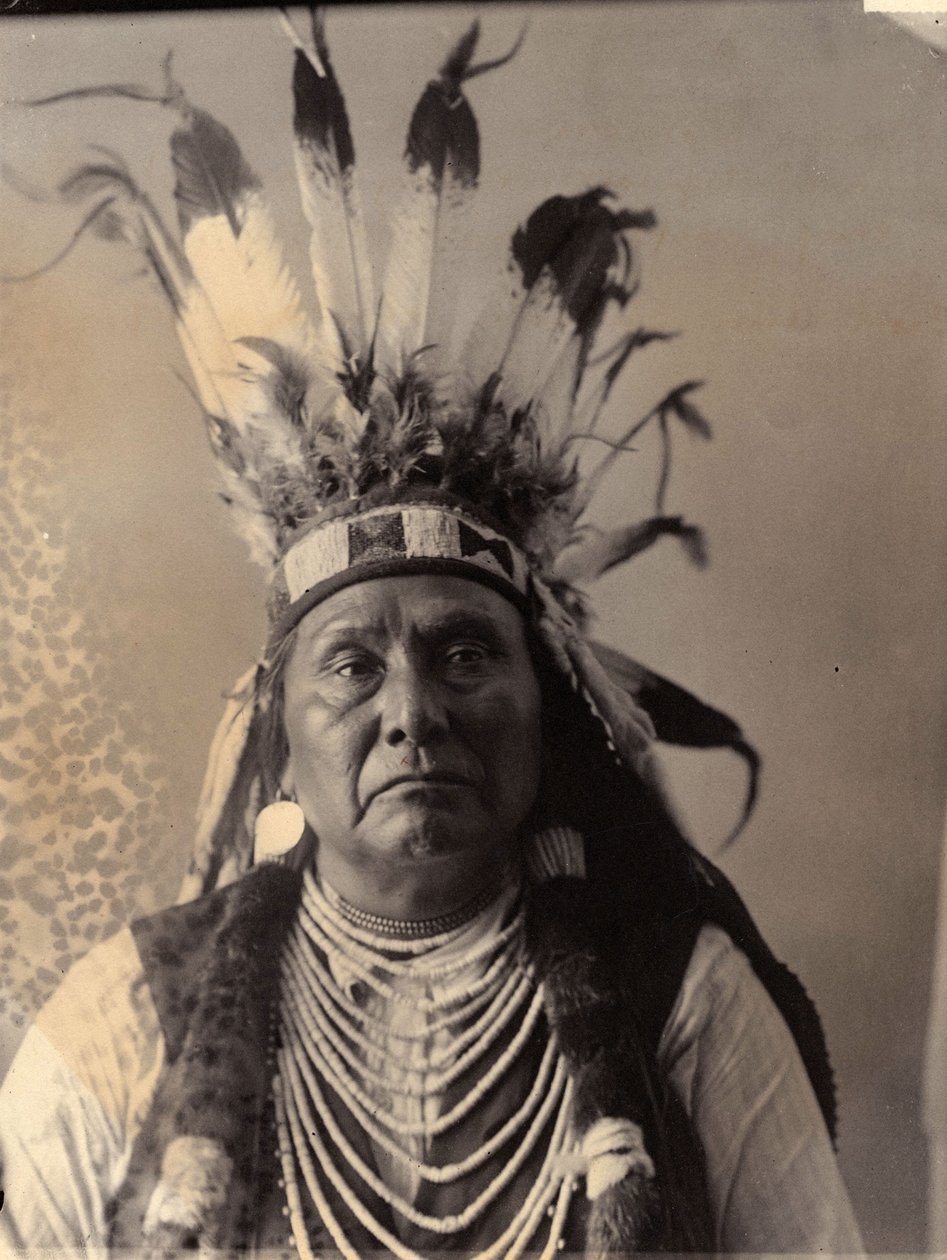 Wódz Joseph Washington, Nez Perce, Dystrykt Kolumbii, kwiecień 1900 (zdjęcie czarno-białe) autorstwa American Photographer