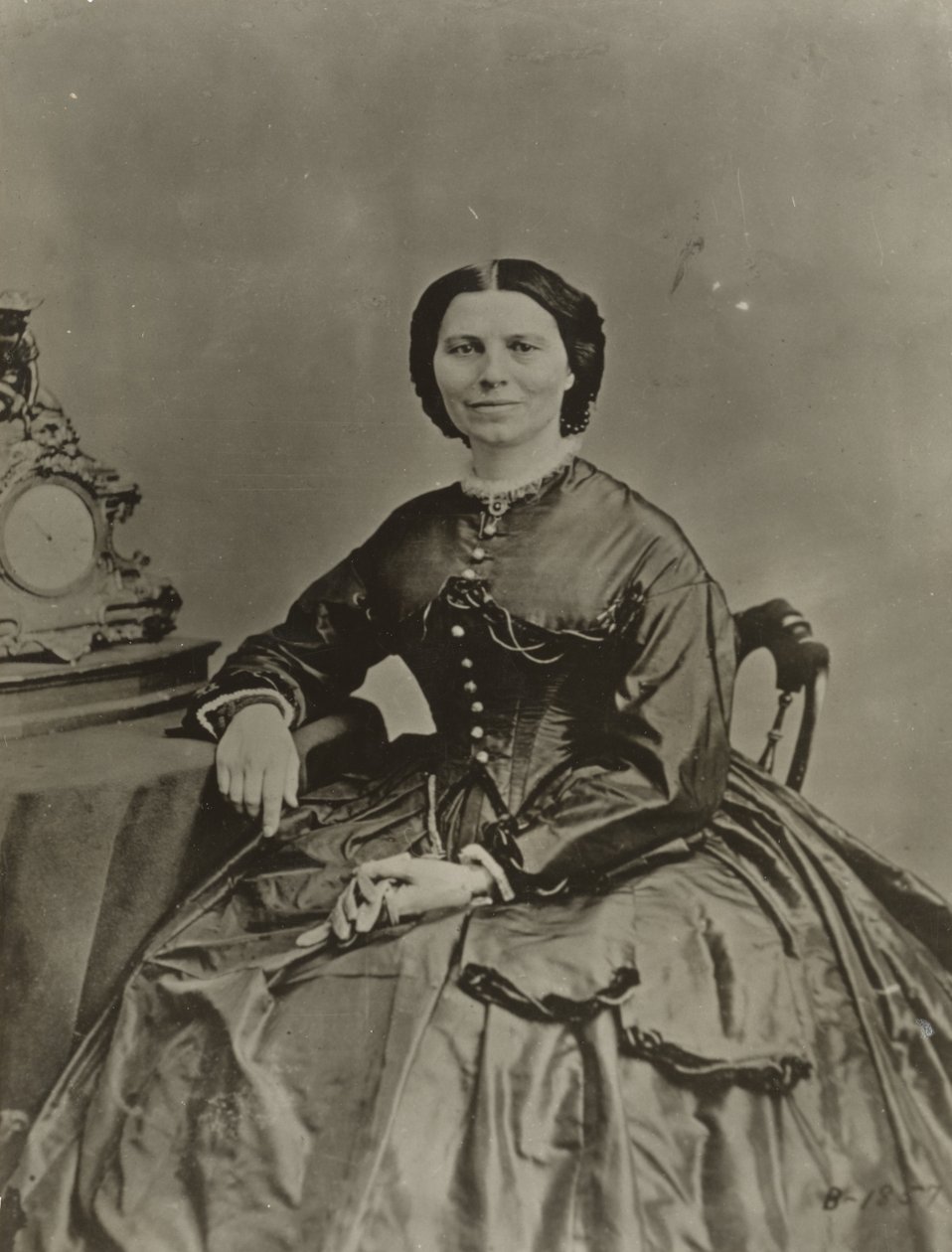 Clara Barton, c.1865 (zdjęcie czarno-białe) autorstwa American Photographer