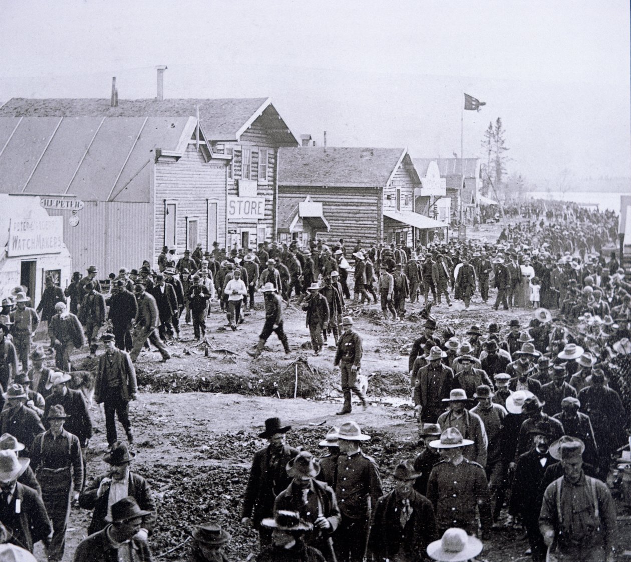 Dawson City podczas gorączki złota Klondike (1897-98) 1898 (zdjęcie czarno-białe) autorstwa American Photographer