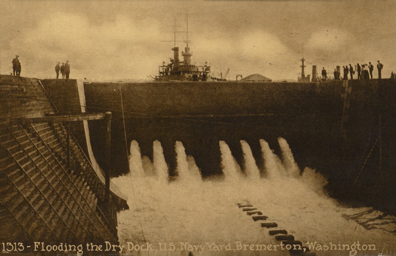 Powódź w suchym doku, US Navy Yard, Bremerton; Waszyngton, USA (zdjęcie czarno-białe) autorstwa American Photographer