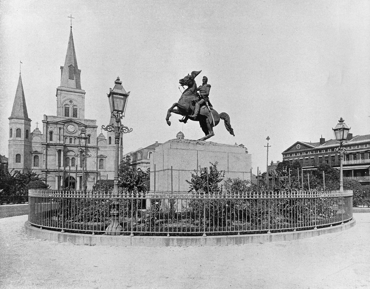 Jackson Square, Nowy Orlean, ok. 1890 (zdjęcie czarno-białe) autorstwa American Photographer