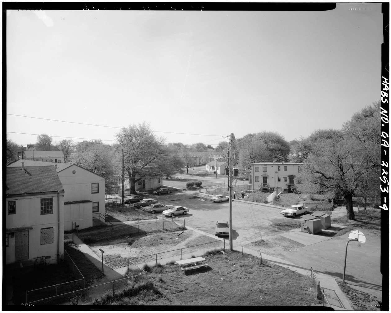 John Hope Homes (mieszkanie publiczne), w granicach Larkin, Dora, Spelman Streets & Lane, Atlanta, Fulton County, GA (zdjęcie czarno-białe) autorstwa American Photographer