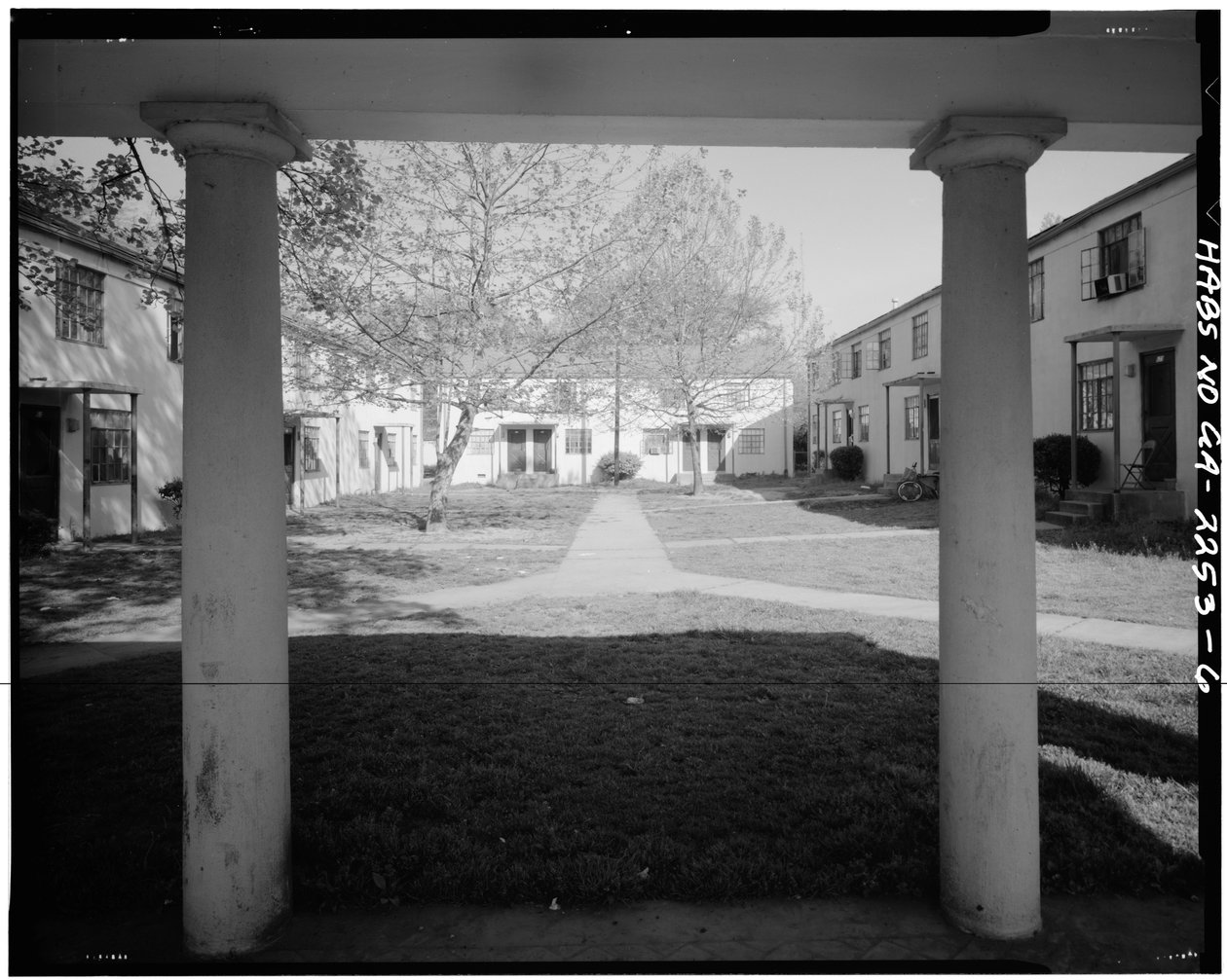 John Hope Homes (mieszkanie publiczne), w granicach Larkin, Dora, Spelman Streets & Lane, Atlanta, Fulton County, GA (zdjęcie czarno-białe) autorstwa American Photographer