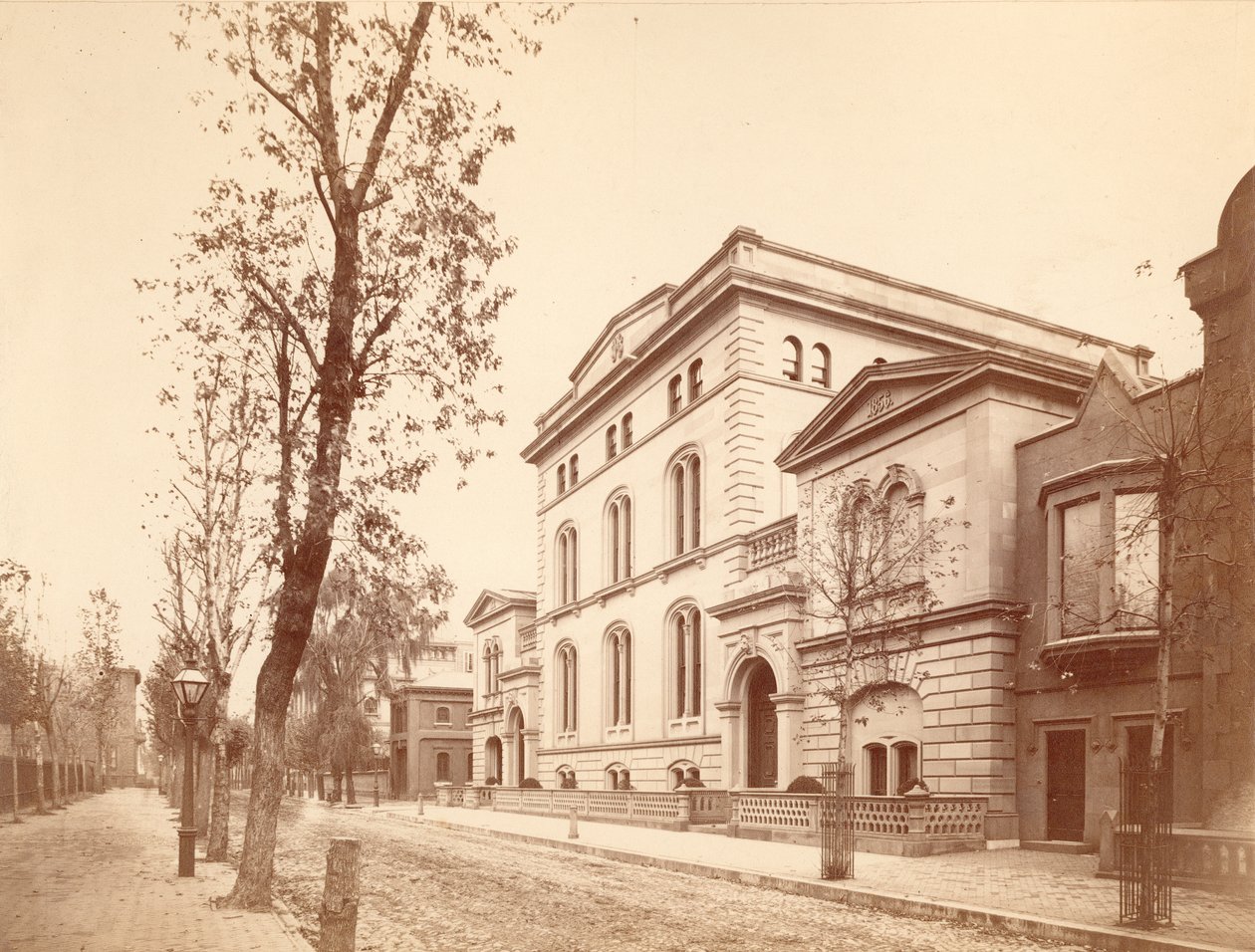 Rezydencja Josepha Harrisona, 227 South 18th, East Rittenhouse Square, 1866 (druk albumowy) autorstwa American Photographer