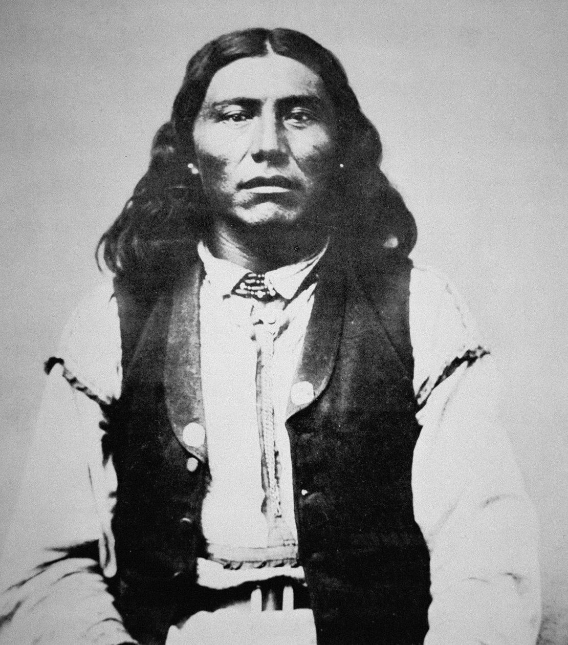 Naiche (zm. 1874) Wódz Chiricahua Apaczów w Arizonie (zdjęcie czarno-białe) autorstwa American Photographer