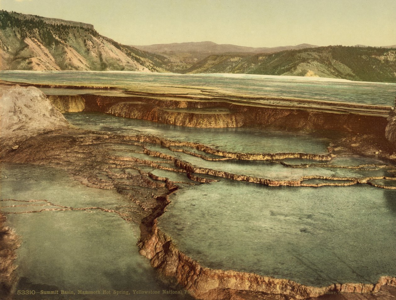Summit Basin, Mammoth Hot Spring, Park Narodowy Yellowstone, c.1898 (fotochrom) autorstwa American Photographer