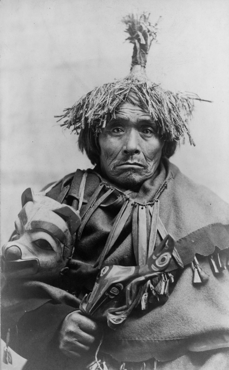 Indyjski lekarz Takou, Alaska, ok. 1899 (zdjęcie czarno-białe) autorstwa American Photographer