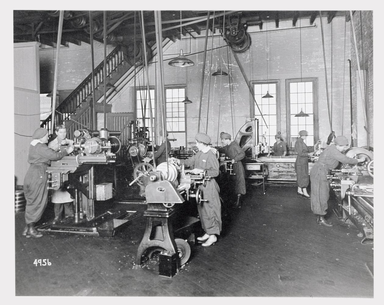 Kobiety pracujące w fabrykach podczas I wojny światowej, ok. 1917 autorstwa American Photographer
