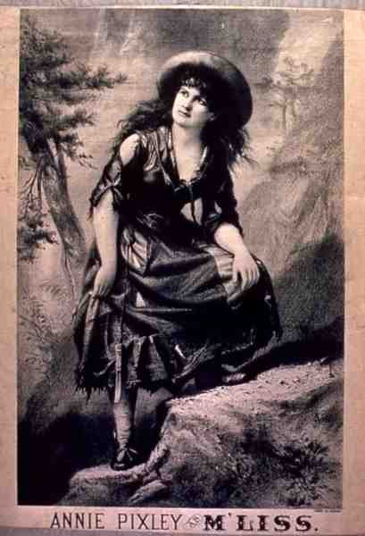 „Annie Pixley jako M