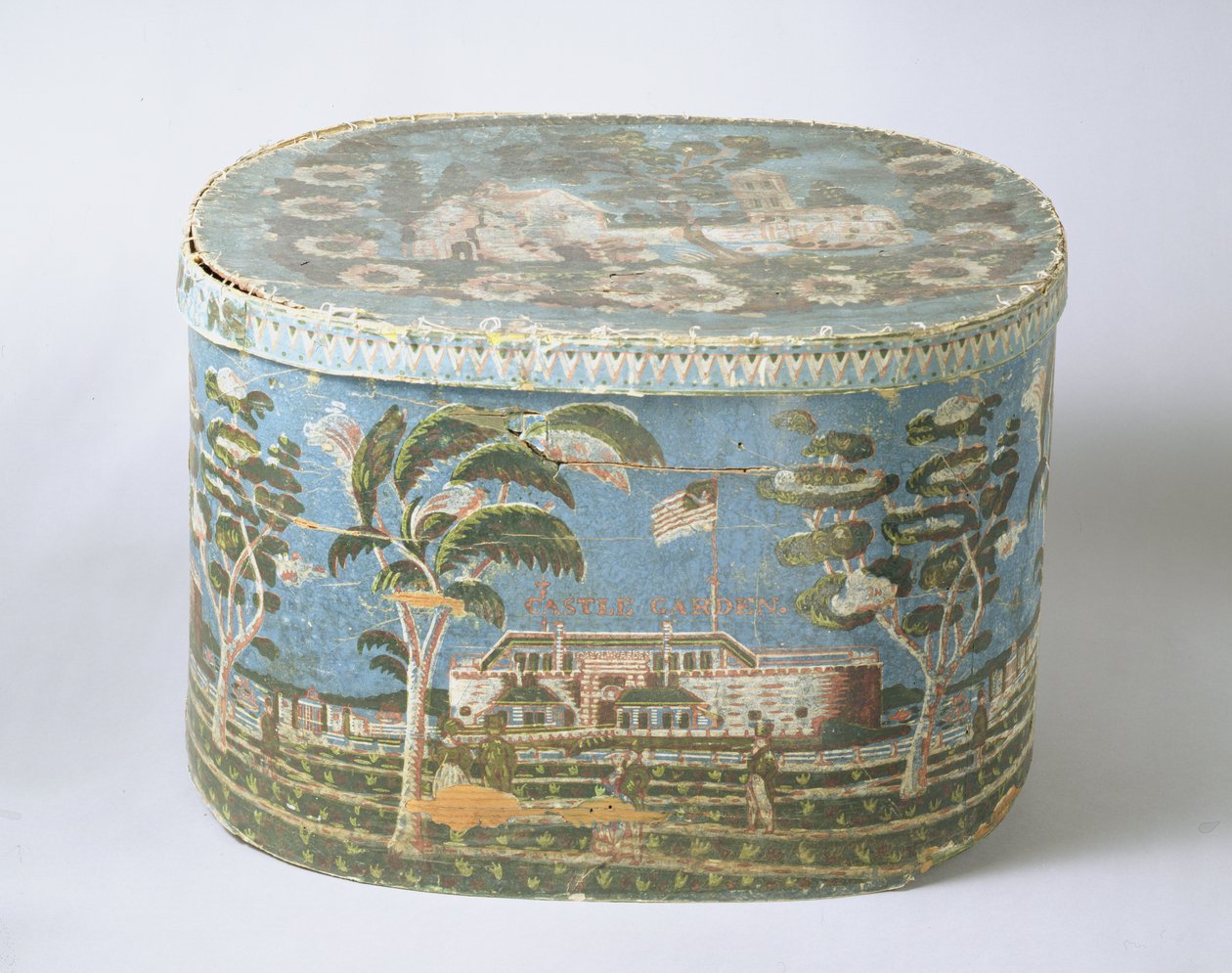 Bandbox oklejony drukowanym papierem przedstawiającym widok zamku, ok. 1835 (karton i papier) autorstwa American School
