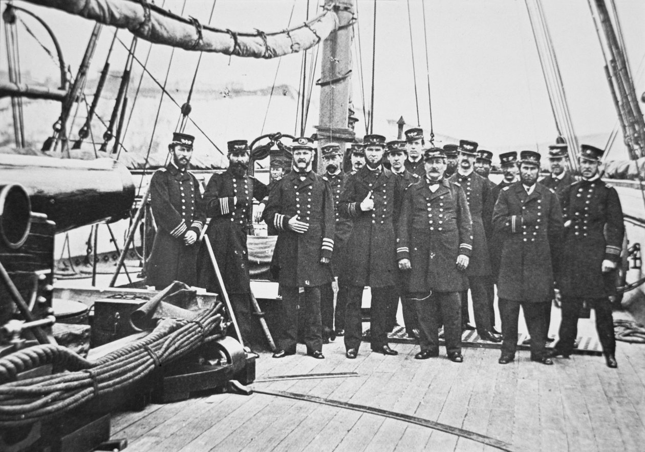 Kapitan John A. Winslow (1811-1973) i jego oficerowie na pokładzie USS Kearsarge autorstwa American School