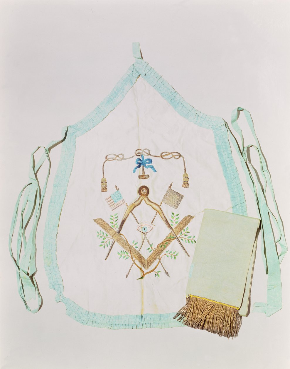 Fartuch i szarfa masońska, 1770-1800 (nić jedwabna i metaliczna) autorstwa American School