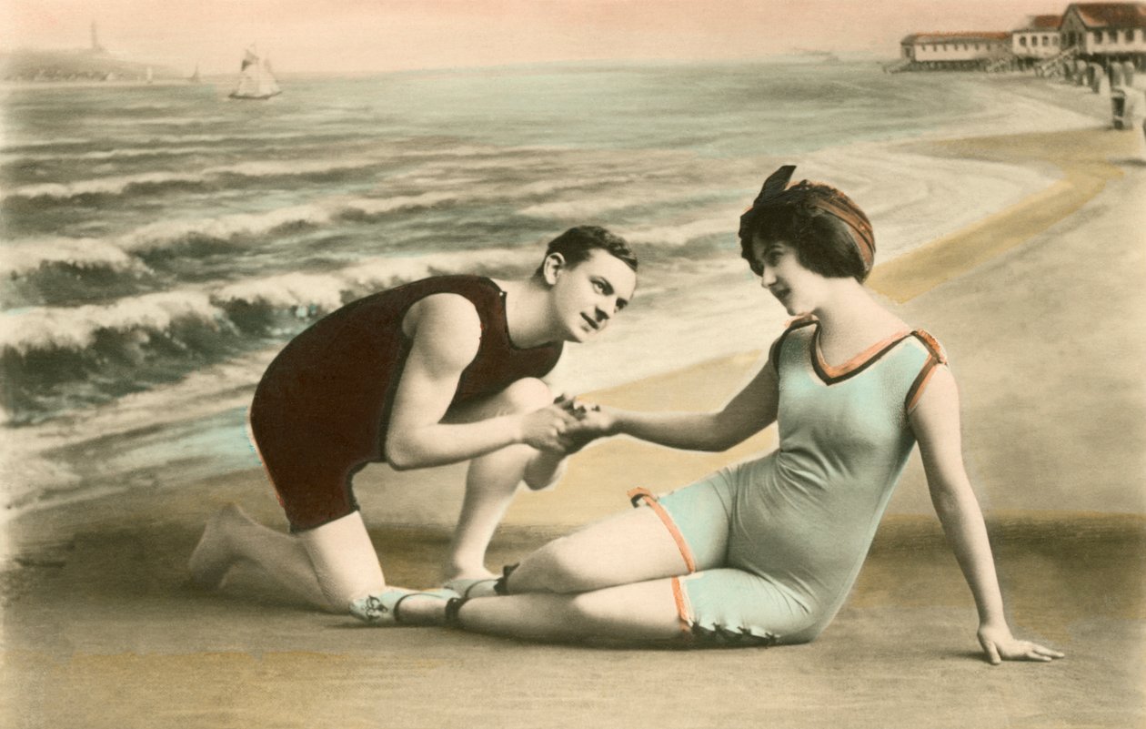 Romantyczna wiktoriańska para na plaży autorstwa American School