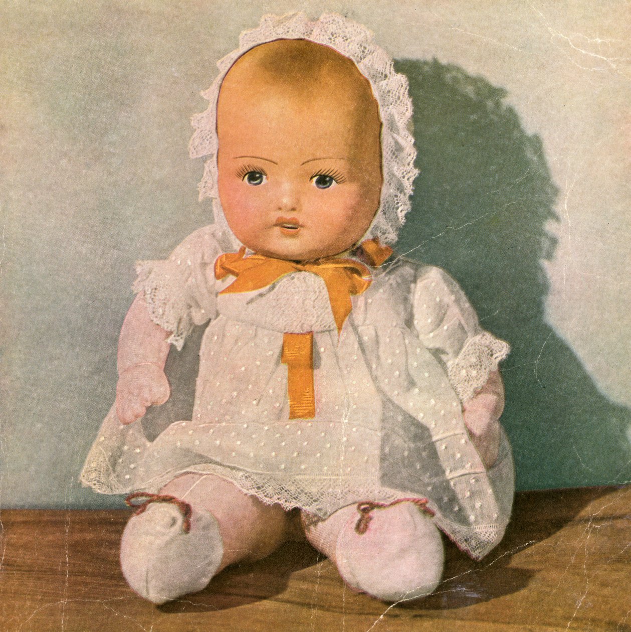 Vintage dziecięca martwa natura - lalka autorstwa American School