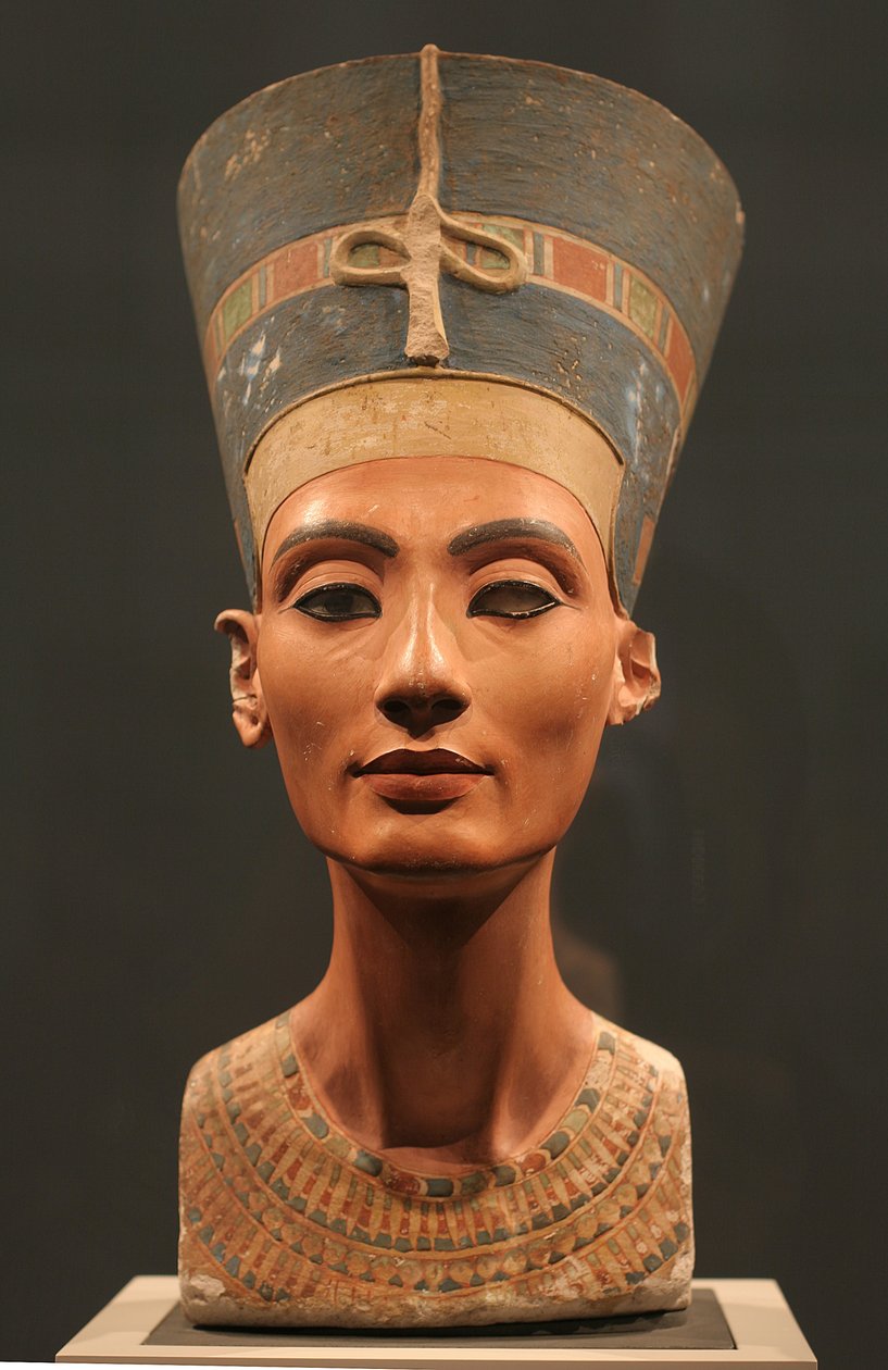 Popiersie Nefertiti, ok. 1350 pne autorstwa Ancient Egypt