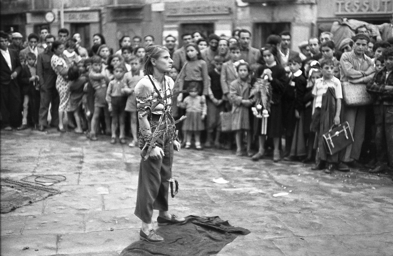 CROTONE - WYDANIE ESCAPOLOGY autorstwa Ando Gilardi