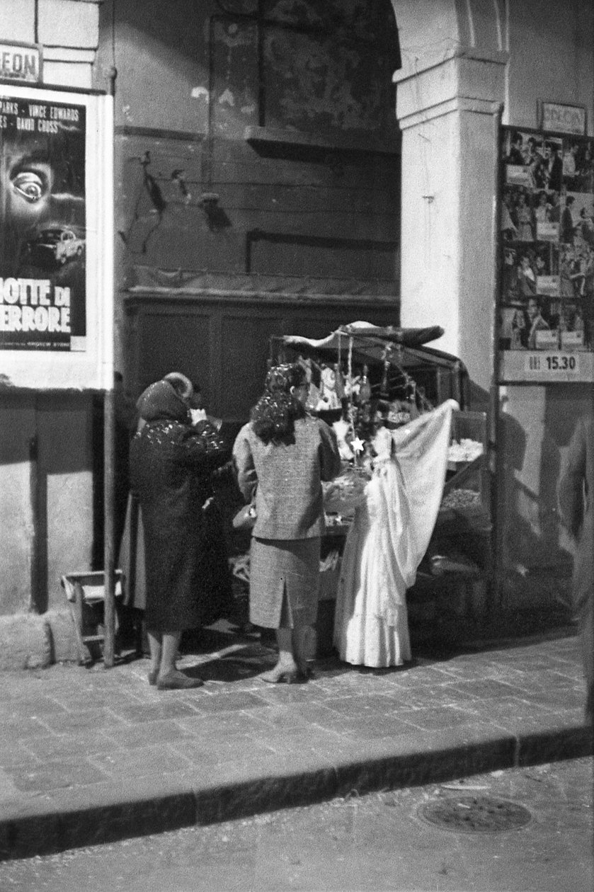 CROTONE - KIOSK Z KONFETTI autorstwa Ando Gilardi