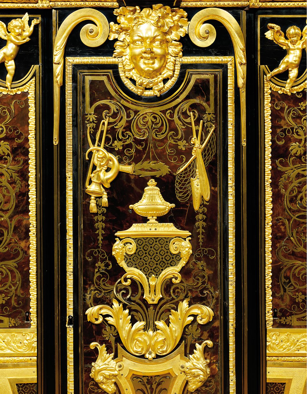 Petit Armoise Ludwika XIV, ok. 1700-10 (ormolu, mosiądz, szylkret, heban i intarsja) autorstwa Andre Charles (attr. to) Boulle