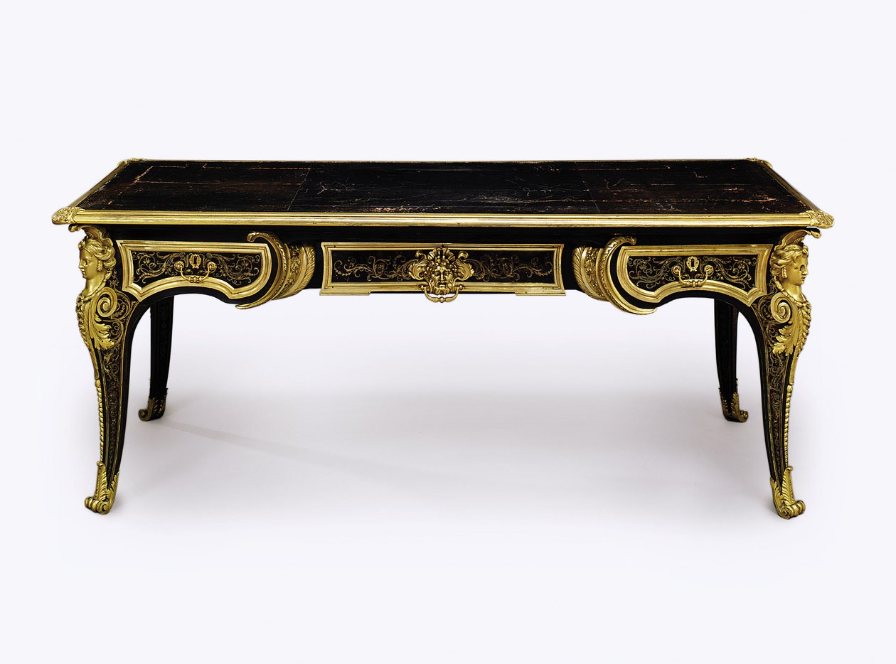 Biurko na szylkretowym brązowym blacie w stylu Ludwika XIV, ok. 1710 autorstwa Andre Charles Boulle