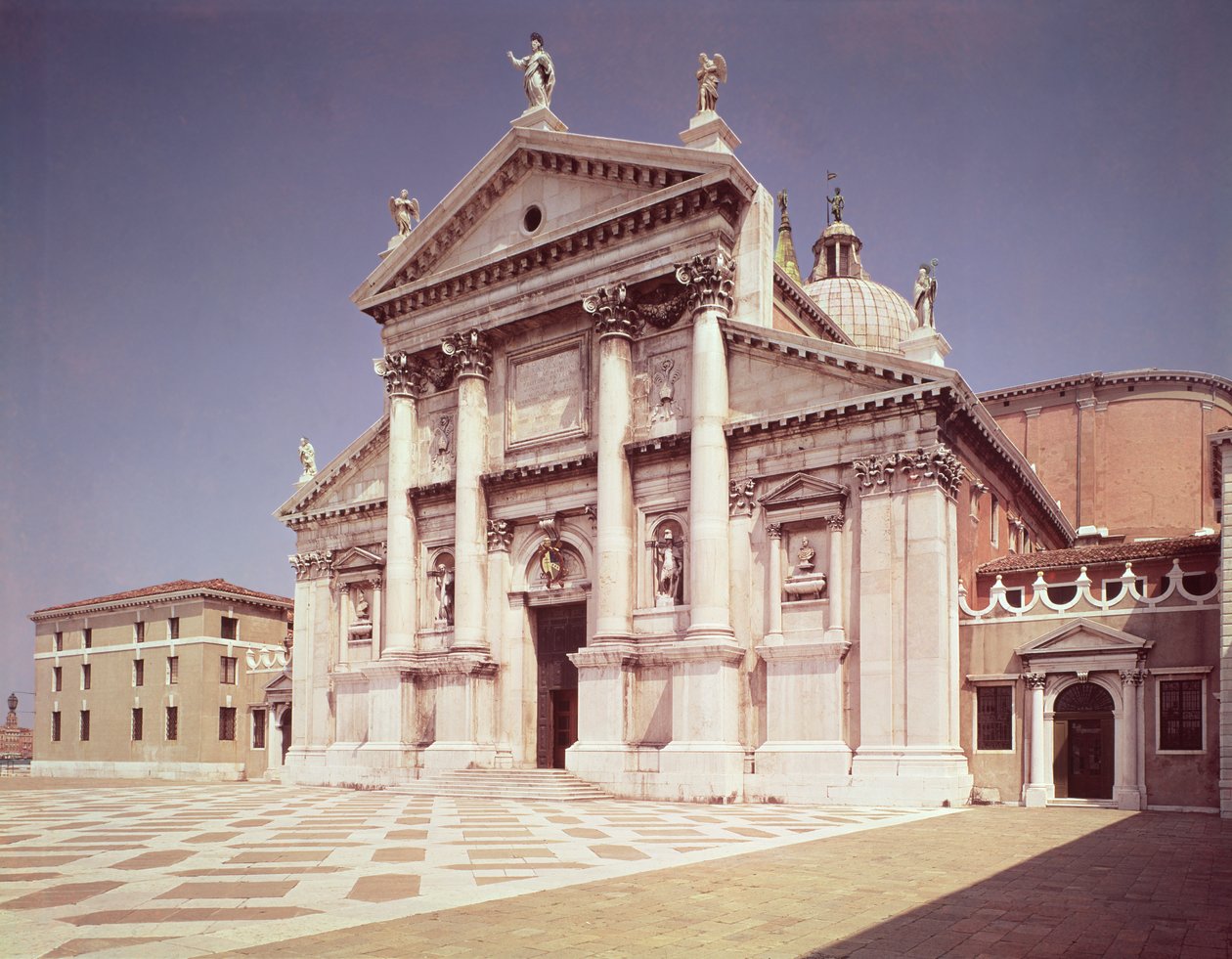Widok na fasadę, zbudowaną w latach 1607-11 autorstwa Andrea Palladio