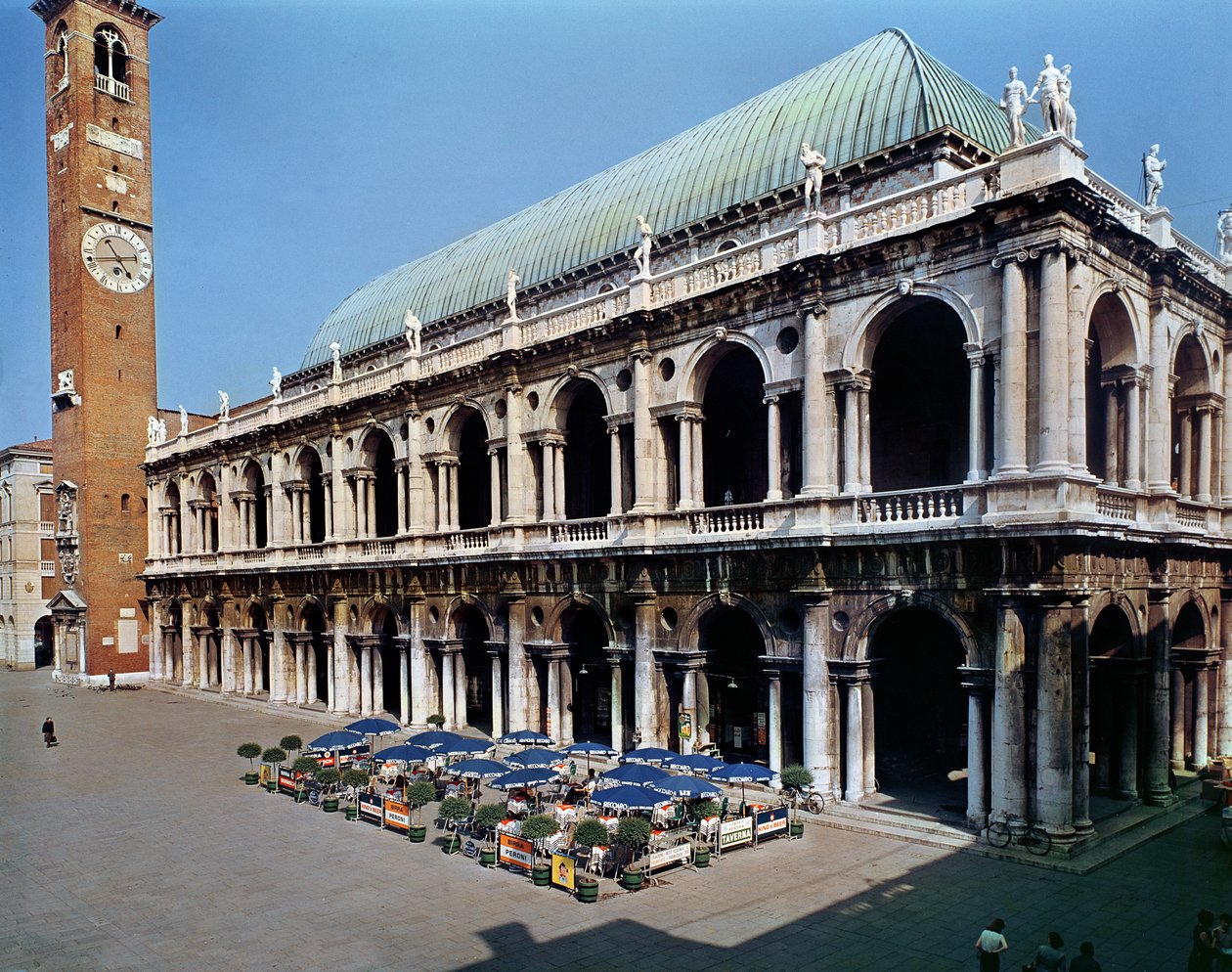 Widok fasady bazyliki Palladiana, zbudowanej w latach 1549-1614 autorstwa Andrea Palladio