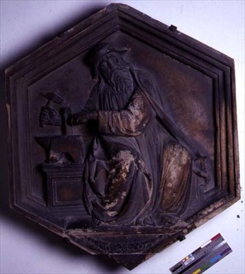 Harmonia, sześciokątna dekoracyjna płytka reliefowa z serii przedstawiającej Siedem Sztuk Wyzwolonych, prawdopodobnie oparta na projektach Giotta (ok. 1266-1337) ok. 1334-48 (marmur) autorstwa Andrea Pisano