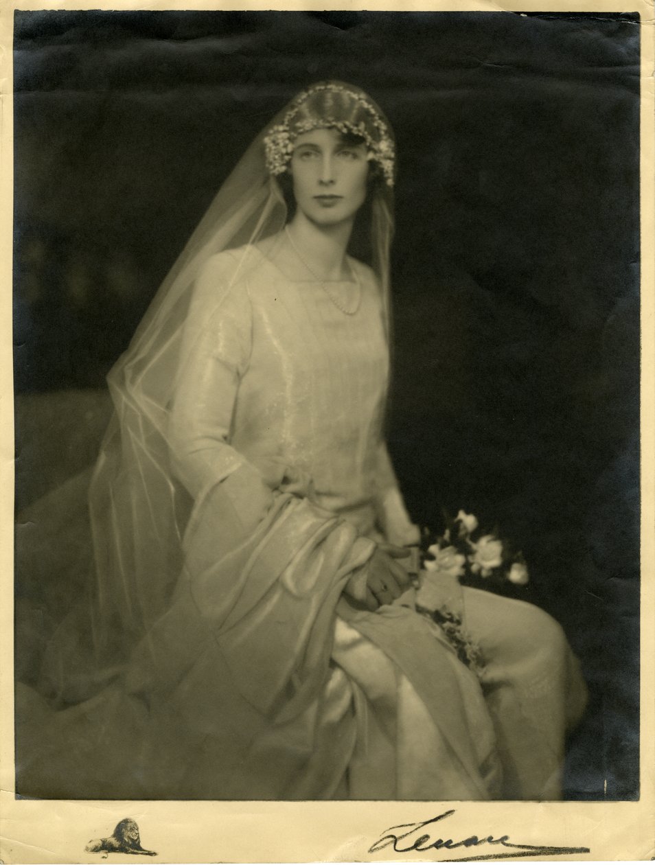Zdjęcie ślubne Lady Anne Hunloke (z domu Cavendish) autorstwa Thomas Kelly