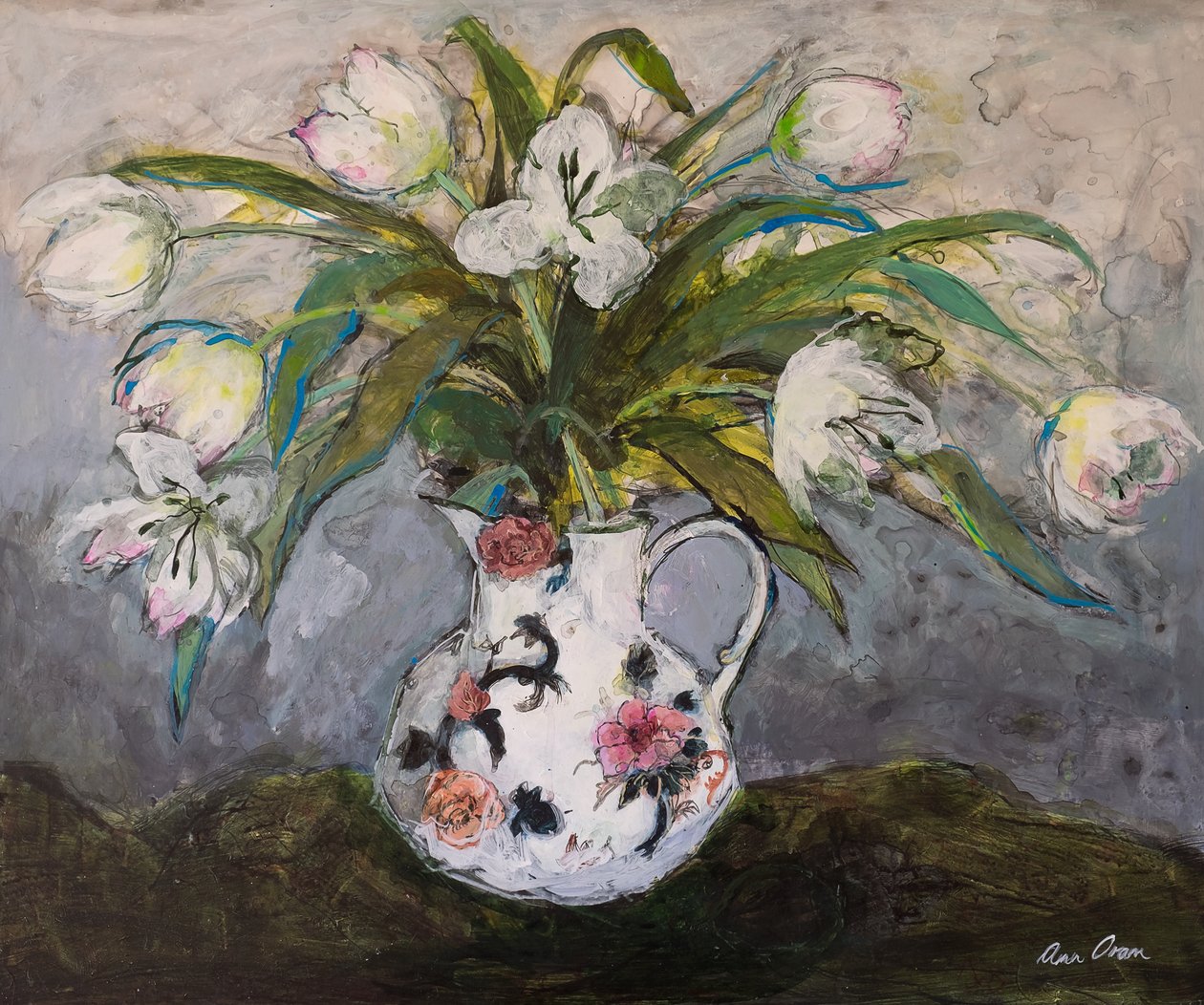 Białe tulipany w dzbanku Ironstone, 2019 (akryl) autorstwa Ann Oram