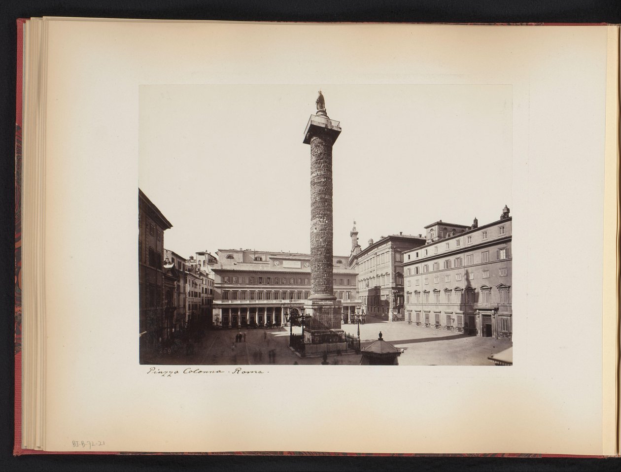 Widok kolumny Marka Aureliusza w Rzymie, Włochy Piazza Colonna. Roma (tytuł na obiekcie) autorstwa Anonymous