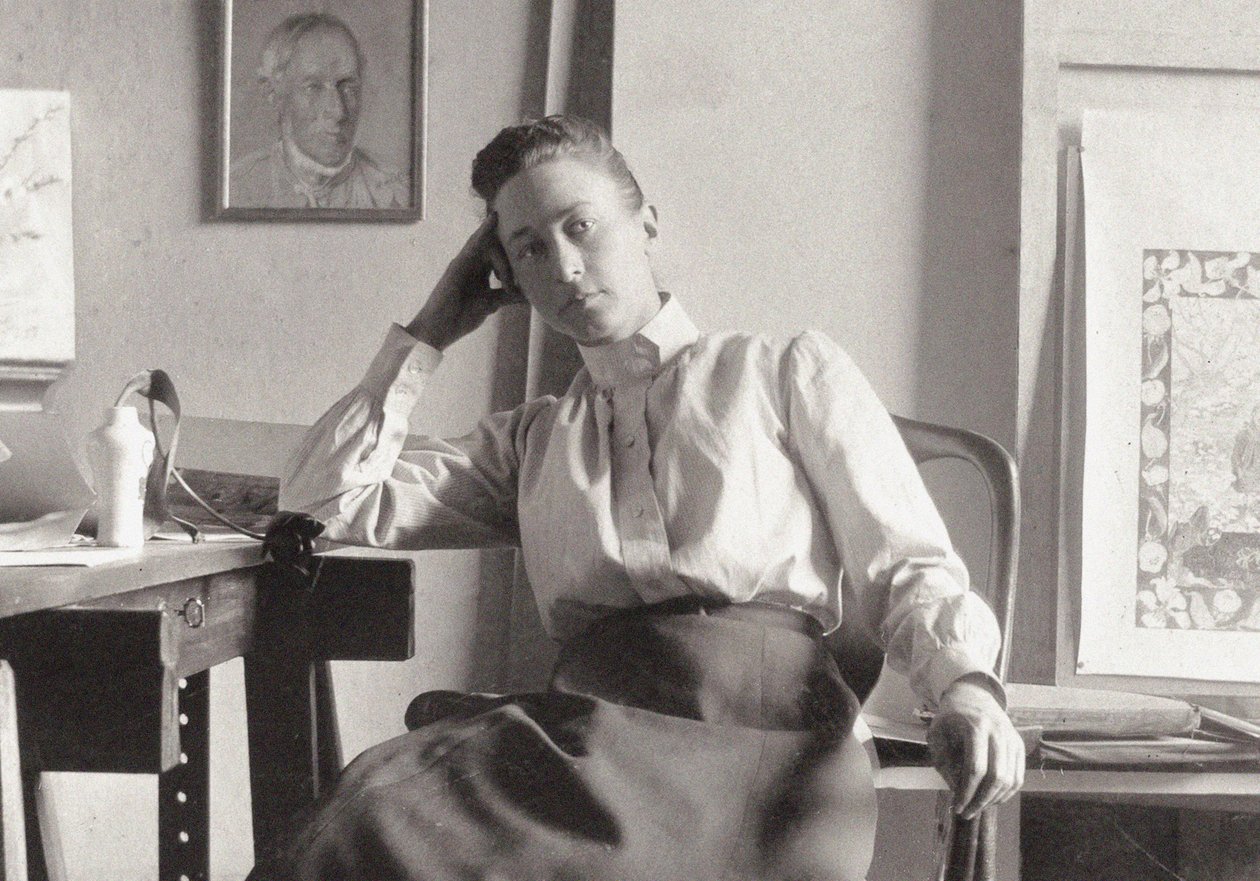 Hilma af Klint w swojej pracowni w Hamngatan, Sztokholm, ok. 1895 (fotografia) autorstwa Anonymous Anonymous