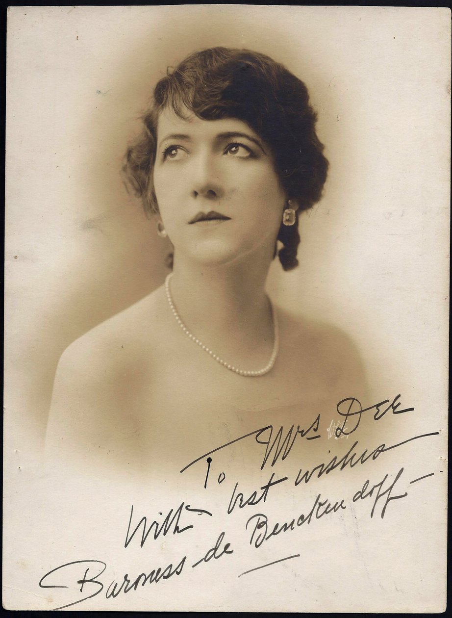 Moura Budberg - baronowa Maria Ignatyevna Budberg (1891-1974), Anonim. Zdjęcie, ok. 1930, Kolekcja prywatna autorstwa Anonymous Anonymous