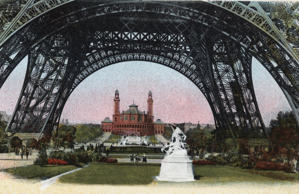 Paryż: Palais du Trocadero widziany pod Wieżą Eiffla. Zdjęcie z 1920 roku w „Albumie Artystycznym” miasta Paryża. Prywatna kolekcja. autorstwa Anonymous Anonymous
