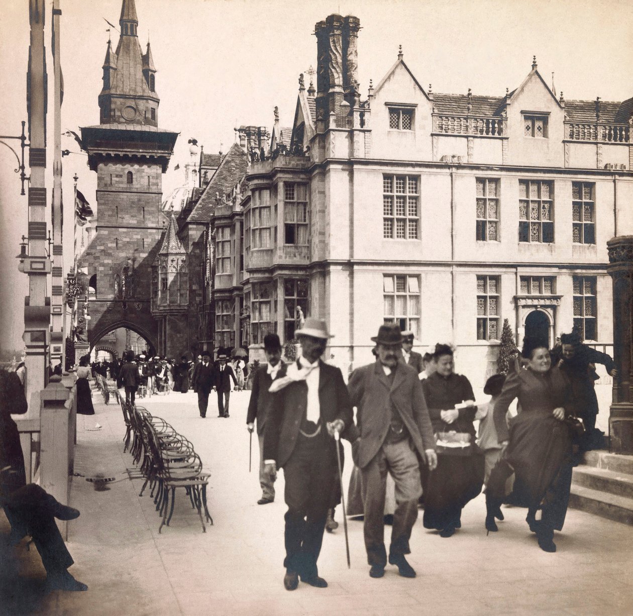 Ekspozycja Powszechna 1900 - Exposition Universelle de 1900 w Paryżu: Rue des Nations - kolekcja prywatna autorstwa Anonymous Anonymous