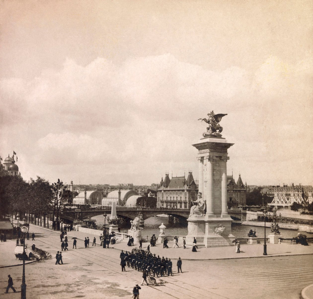 Ekspozycja Powszechna 1900 - Exposition Universelle de 1900 w Paryżu: Pylone du pont Alexandre III - kolekcja prywatna autorstwa Anonymous Anonymous